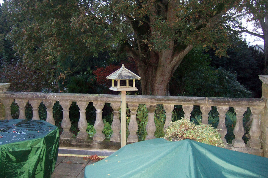 Stonework on balcony before replacement